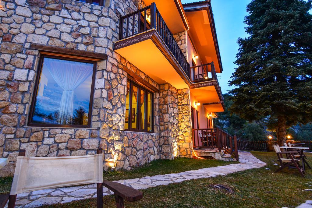 Voreio Selas Guest house *