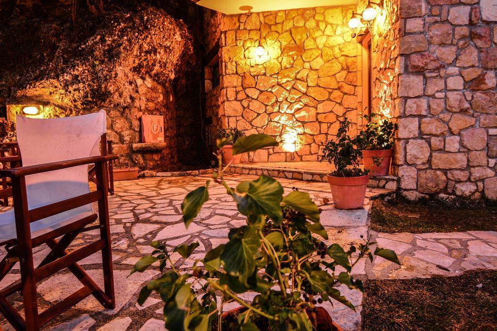 Voreio Selas Guest house *